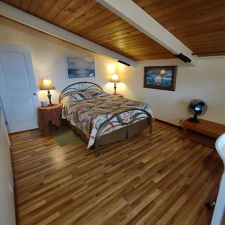 Banyan Tree Sanctuary Guest House Kalaoa Экстерьер фото